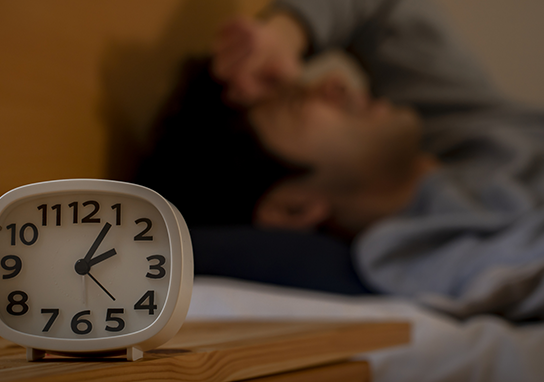 【医師監修】寝つきが悪い原因は？ 改善方法を紹介